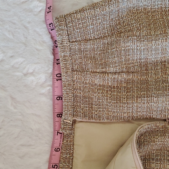 Tan and pale blue floral design back slit sz.4 - Picture 6 of 9